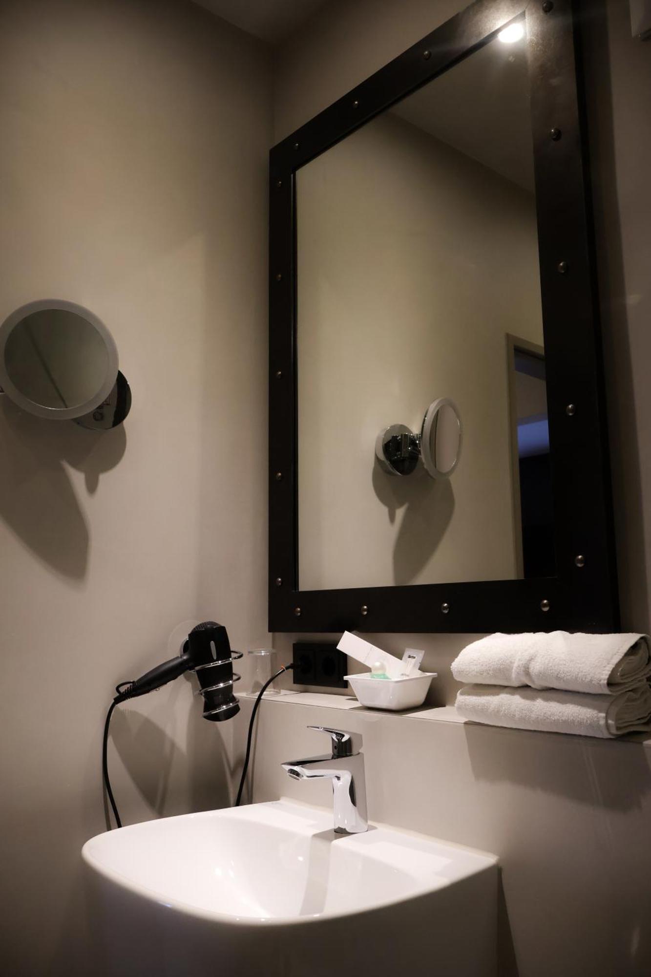 Alexxanders Hotel & Boardinghouse, Restaurant Chemnitz Quarto foto