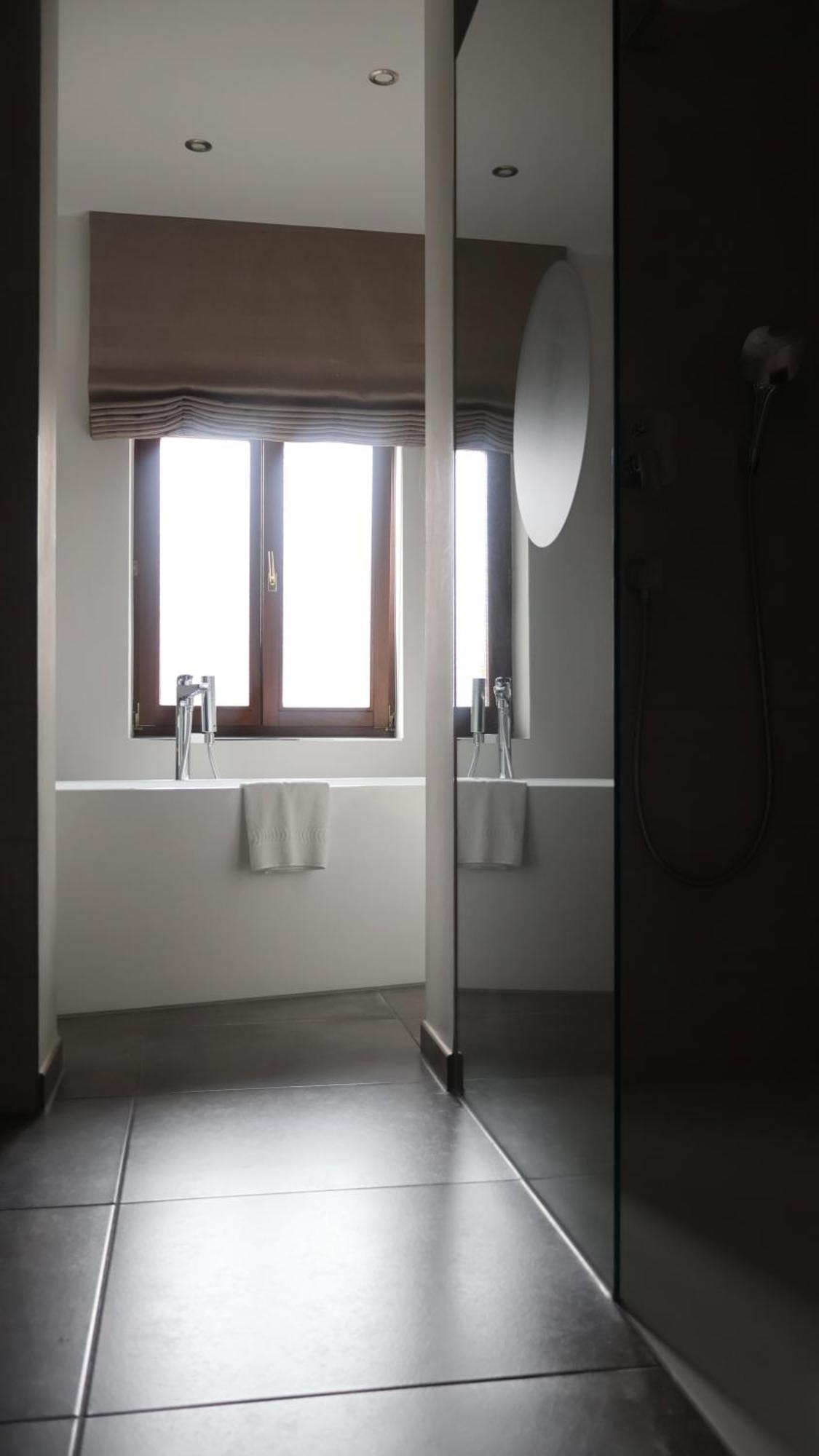 Alexxanders Hotel & Boardinghouse, Restaurant Chemnitz Quarto foto